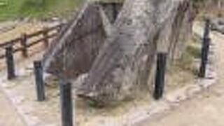 実は飛鳥時代の古墳の石室なのだそうです