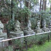 石田三成の所縁のお寺で、その居城の佐和山城跡への登り口としても知られているお寺です。