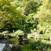 諏訪神社の拝殿に隣接しています