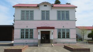 昔のハッカ工場の跡地でハッカの歴史を展示