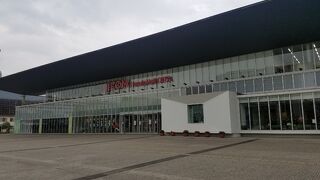 カフェや屋上の広場で休憩に使えそう