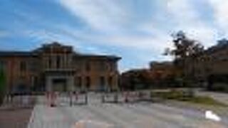 歴史を感じる風格ある建物