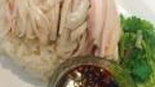 タイ屋台でカオマンガイ