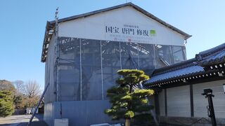 飛雲閣や唐門は修復中