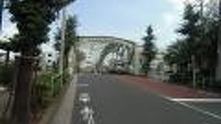 江戸期の橋は錦絵にとりあげられるような優美なフォルムでした