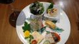 自然素材のビストロ しろう亭