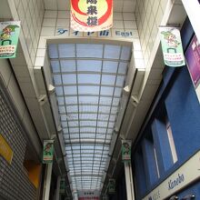 サンロード側入り口付近