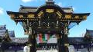 堀川通りに面して北側の門