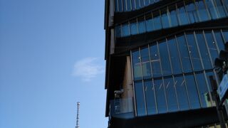 隈研吾氏の建築物とスカイツリー