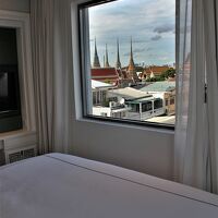 ベッドルームから見えるワットポー