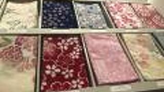 オレンジ通りの手ぬぐい専門店へのぬ