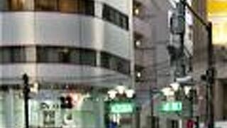 南池袋の抜け道の商店街