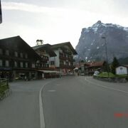 ドルフ通りに宿泊ホテルGrindelwalderhof がありました