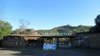 中規模の動物園。