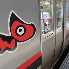 719系郡山行き、赤べこマーク