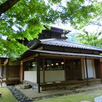 お食事はこちらの建物で頂きました