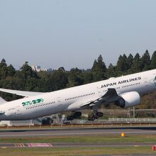 離陸するＪＡＬ