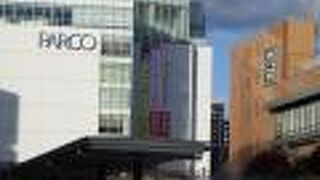 仙台駅前にドーンと建ってました