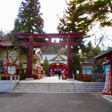 鳥居の先も広い