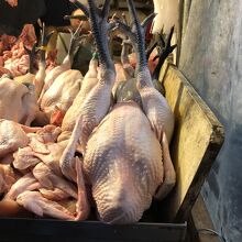 丸鶏は結構コワい…（烏骨鶏は特に怖かった）