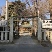 東八幡神社は鎌倉時代の1330年頃に鶴岡八幡宮を模して造営された