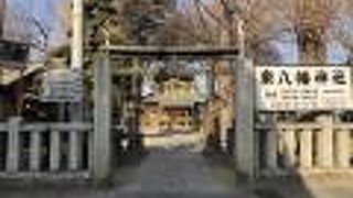 東八幡神社は鎌倉時代の1330年頃に鶴岡八幡宮を模して造営された