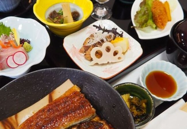 ダイヤモンドホテルの日本料理店