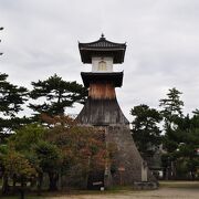 丸亀沖の船からも見える