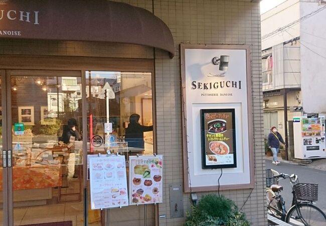 関口フランスパン パティスリーダノワーズ店