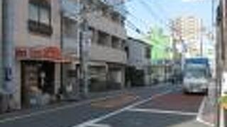 古くからの店が頑張っています