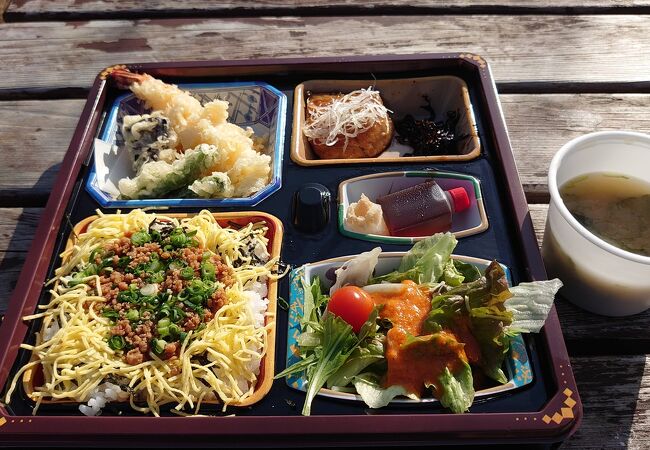 老舗割烹の味をテイクアウト弁当でいただきました。