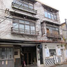 既に廃業した居酒屋・蘇州は昭和和風建築