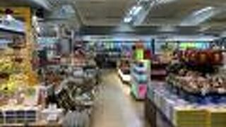 エスカレーターそば