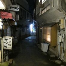横の路地も好い雰囲気でしょう！～