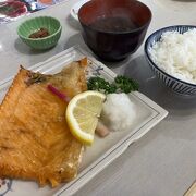 ボリューミーな定食がおいしい