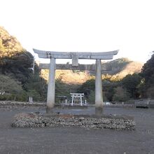 2の鳥居から見た本殿
