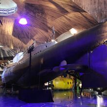 メインである戦前のエストニア潜水艦”レムビット”