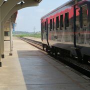 ラオスでただ一つの駅