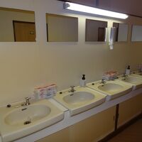 水回りは共用。洗面室です。