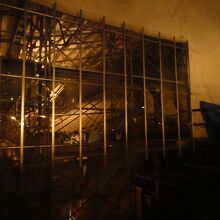 雨で暗い中歩くのは悲しい