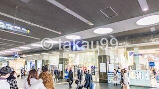 お買い得感は全くないですが、多種多様な店があって高級なお土産を探しやすいです。