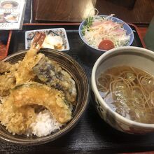 温かいお蕎麦とミニ天丼セット