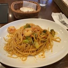 海老とブロッコリーのトマトクリームスパゲッティ