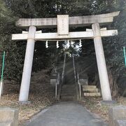 鎌倉幕府以前からこの地に祀られている