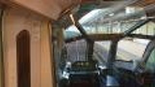 最後尾車両最後部の2人掛け座席を利用