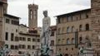 躍動感はないものの堂々とした立ち姿