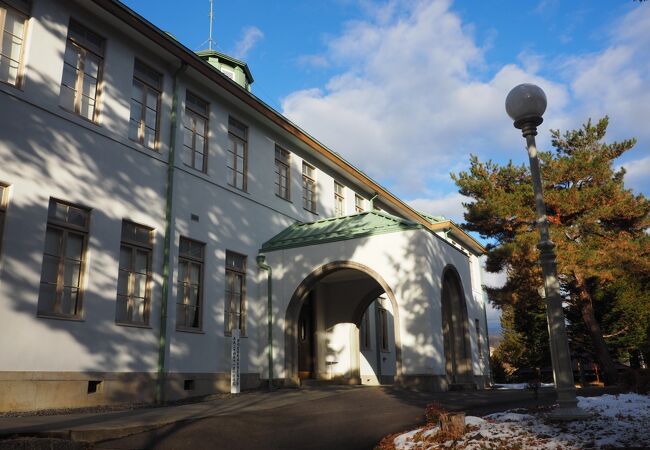 皇室財産だった木曽の御料林を管理してた役所の庁舎はアールデコ風の歴史的建造物