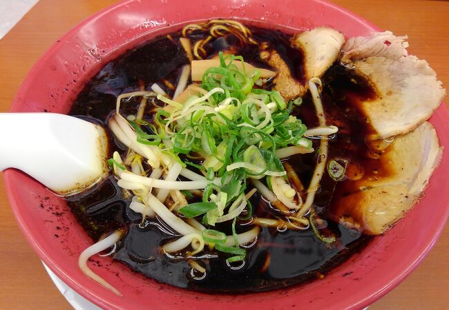 見た目は悪いが京都漆黒ラーメン