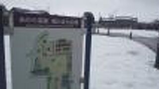 駅前広場の公園