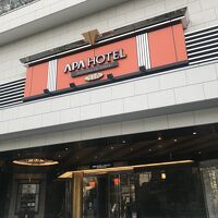 正面エントランス